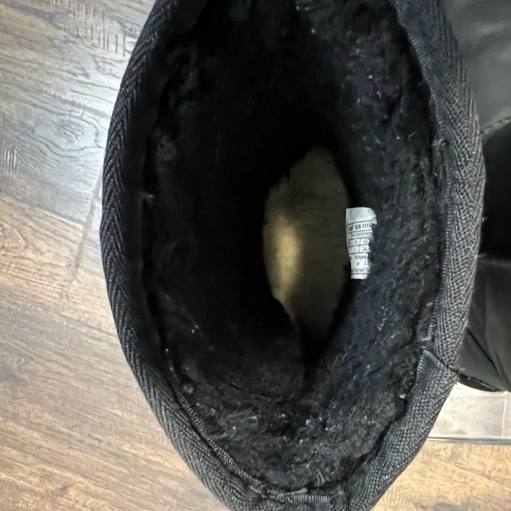 UGG essential short
